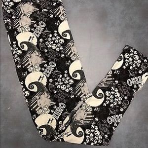 Lularoe nightmare before Christmas leggings